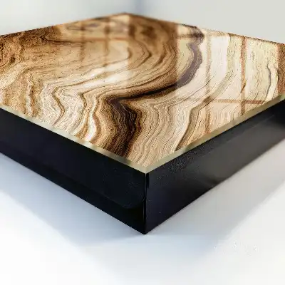 Houten wanddecoratie met golvend design