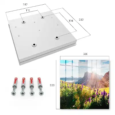 Een idyllisch berglandschap met bloemen en zon