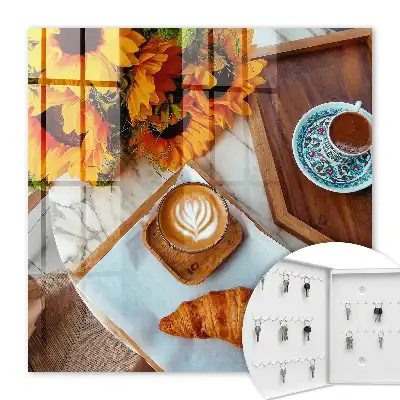 Ochtendmomenten met koffie en croissant