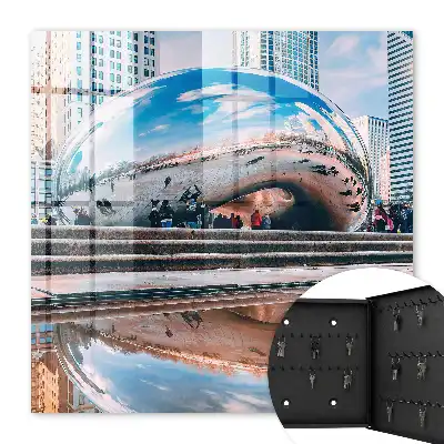 Een stedelijke reflectie die de stad weerspiegelt