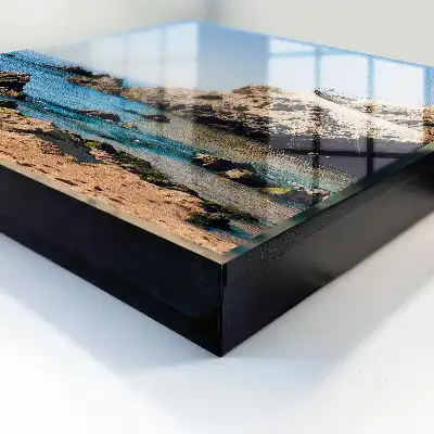 Kustlandschap met blauwe zee