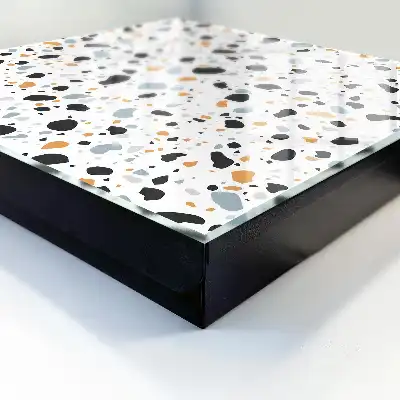 Behang met terrazzopatroon en harmonieuze vormen