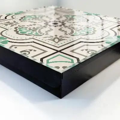 Geometrische decoratie met plantenaccenten