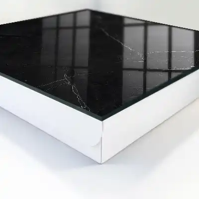 Zwart marmer met witte aderen