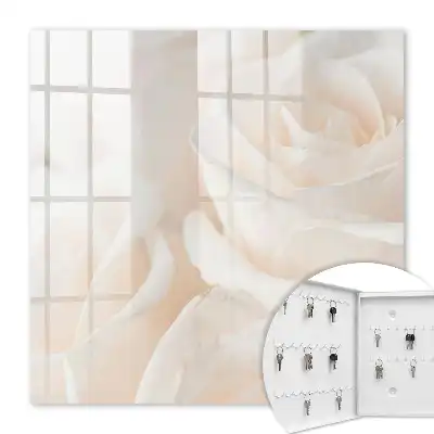 Crèmekleurige rozen in een rustgevende compositie