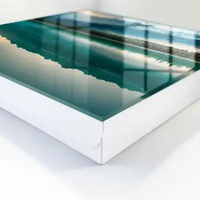De weerspiegeling van de bergen in het wateroppervlak