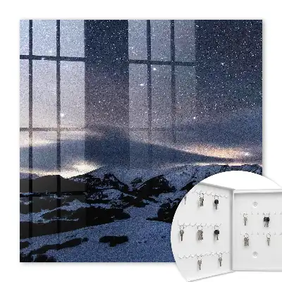 Nachtelijke bergen met sterrenhemel