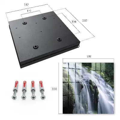 Groene waterval in de omgeving