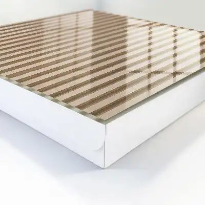 Beige behang met lijnenstructuur