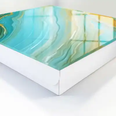 Kleurrijke golven met gele accenten