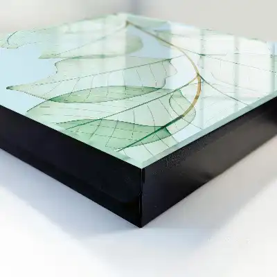 Wanddecoratie met groene bladeren op een pastelkleurige achtergrond