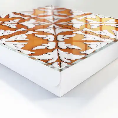 Behang met oranje plantenmotief