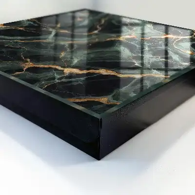 Marmeren decoratieobject met dynamische lijnen
