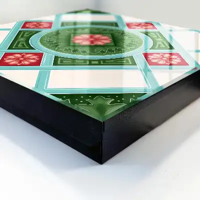 Wanddecoratie met bloemgeometrie in rood en blauw