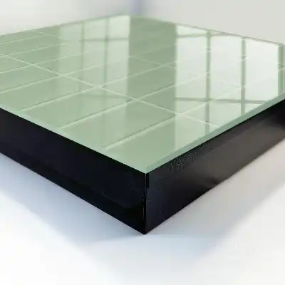 Groene tegels in een symmetrische opstelling