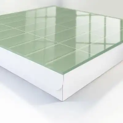 Groene tegels in een symmetrische opstelling
