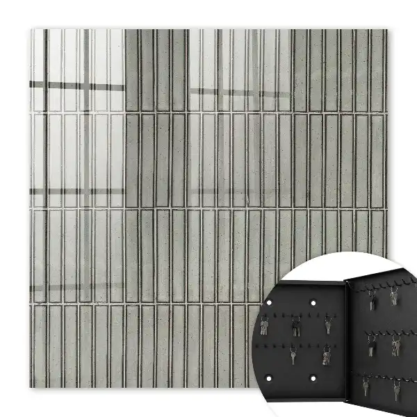 Grijze tegels met geometrisch patroon