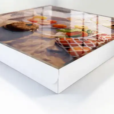 Zomerse picknick met fruit en een boek