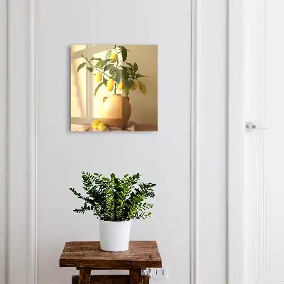 Citroenen in een kan op een beige achtergrond