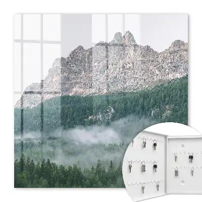 Bergpanorama gehuld in mist