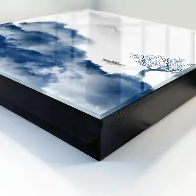 Mysterieuze bergen en blauwe wolken