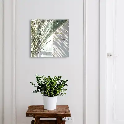 Palmbomen en schaduwen op een lichte achtergrond