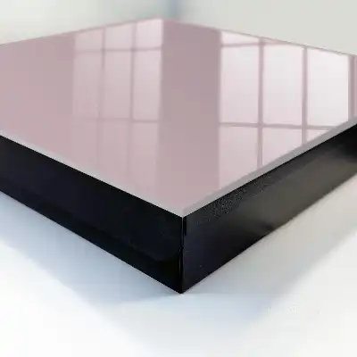 Minimalistisch ontwerp in delicaat pastel lila