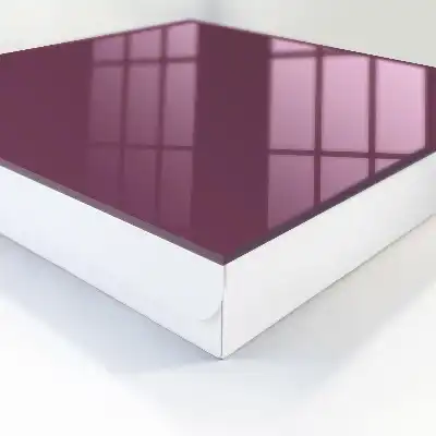 Bordeauxrode kleur met een uniforme textuur