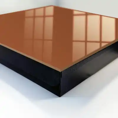 Donkeroranje motief met bruine accenten