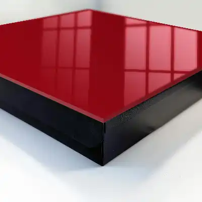 Minimalistische stijl in bordeauxrood