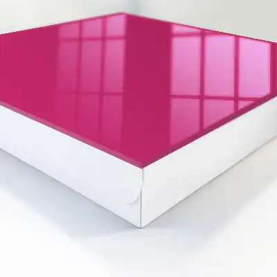 Minimalistische fuchsia-roze decoratie