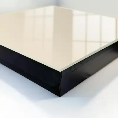 Lichte steen in een stijl van eenvoud en harmonie