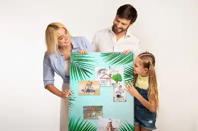 Prikbord van kurk Dicht tropisch bladgewas