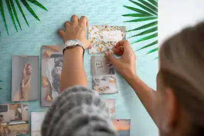 Prikbord van kurk Dicht tropisch bladgewas