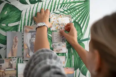 Prikbord van kurk Groene monstera bladeren