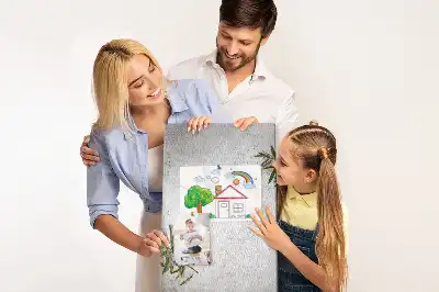 Prikbord Betonnen achtergrond en olijven