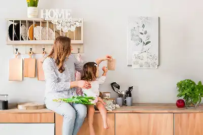 Prikbord van kurk Een plantenscheut met bladeren