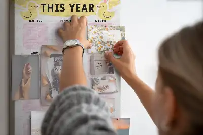 Prikbord van kurk Jaarkalender
