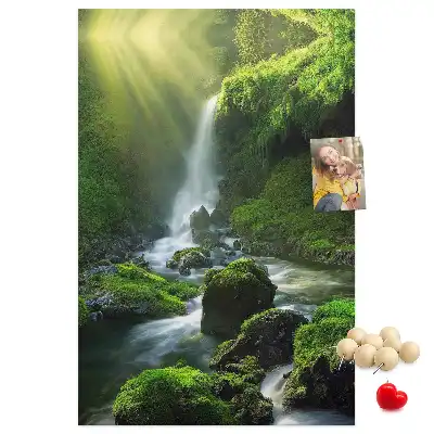 Prikbord van kurk Rotswaterval