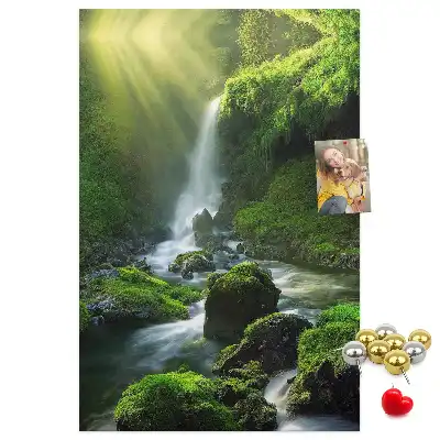 Prikbord van kurk Rotswaterval