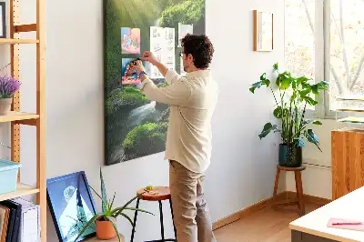 Prikbord van kurk Rotswaterval
