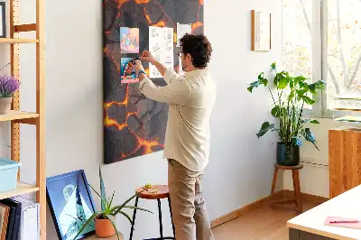 Prikbord Lava afkomstig van de vulkaan
