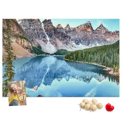 Memobord van kurk Rotsachtig berglandschap