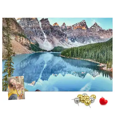 Memobord van kurk Rotsachtig berglandschap