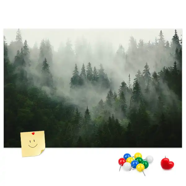 Memobord van kurk Bos in de mist ochtend