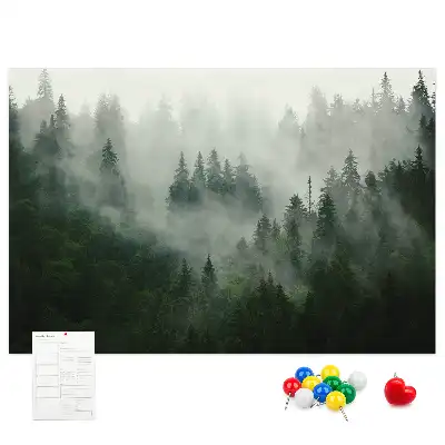 Memobord van kurk Bos in de mist ochtend