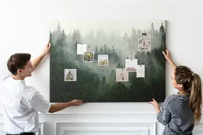 Memobord van kurk Bos in de mist ochtend