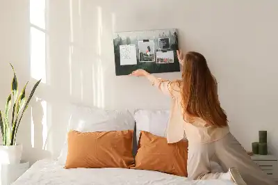 Memobord van kurk Bos in de mist ochtend