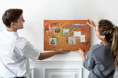 Kurk prikbord Wereldkaart met vlaggen