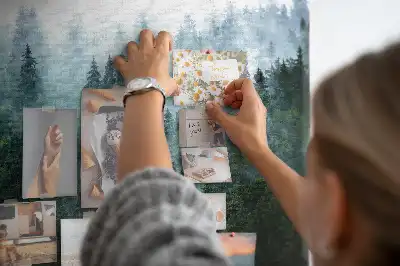 Kurk prikbord Mistig naaldbos